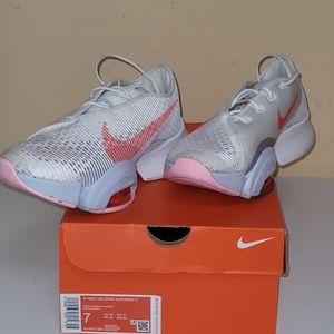 woman nike Air zoom  superrep